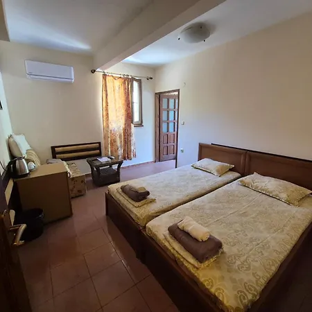 Maxim - Free Parking Varna