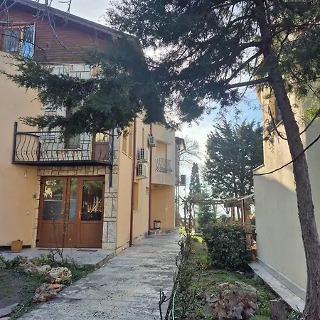 Guest house Maxim