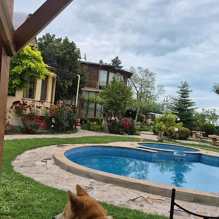 Къща за гости Maxim - Free Parking 3*